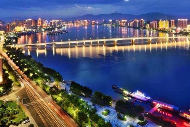 广东一县市，史称“南北咽喉”，位居旅游创新发展指数十强榜首(图1)